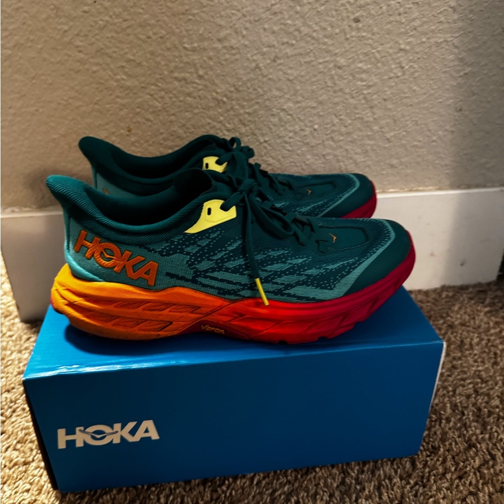 Hoka Speedgoat 5 size 8
